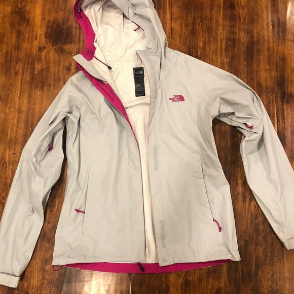 The North Face Gray and Pink Women's Jacket - Picture 2 of 7